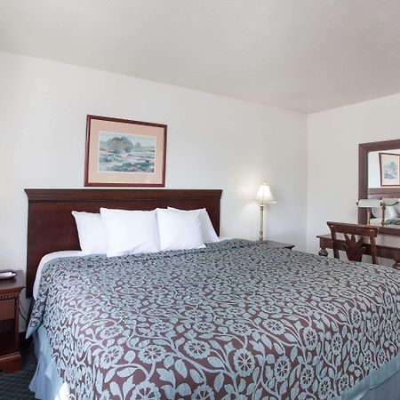 Days Inn By Wyndham Orange Anaheim Bagian luar foto