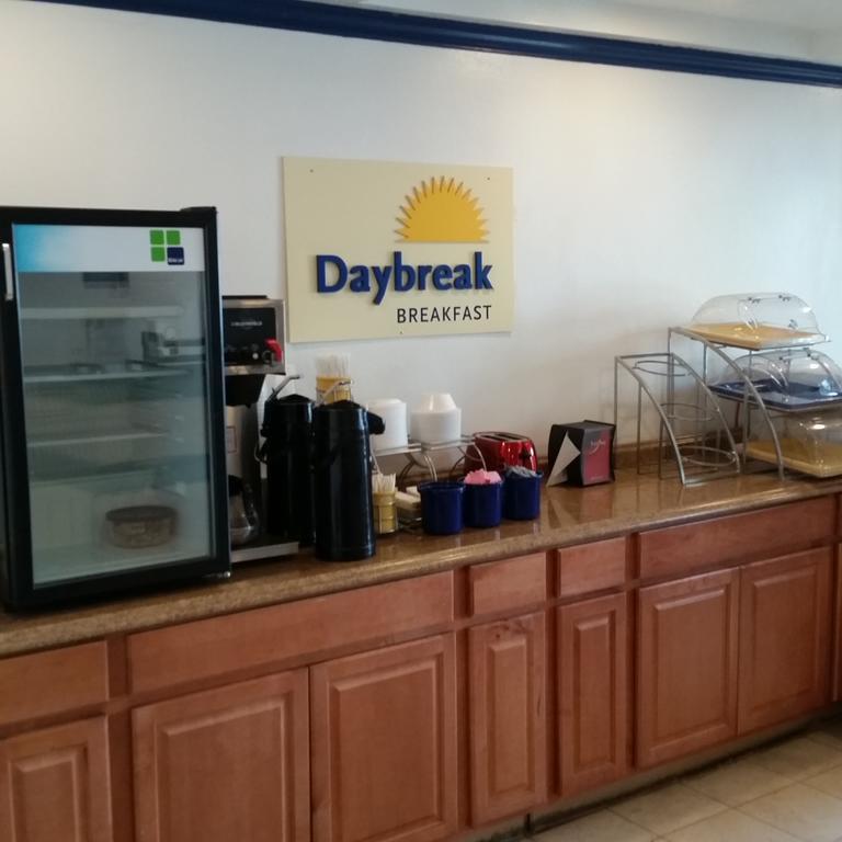 Days Inn By Wyndham Orange Anaheim Bagian luar foto